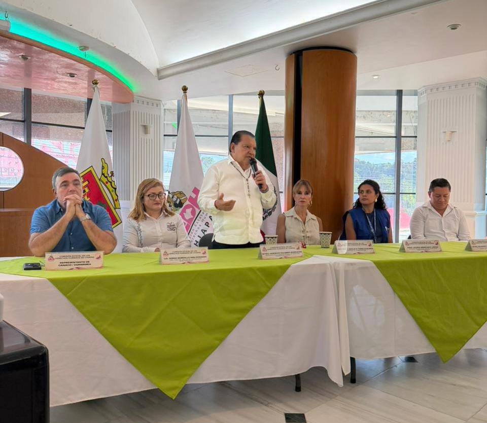 📌 El Presidente de la Comisión Estatal de los Derechos Humanos de Chiapas, Maestro Horacio Culebro Borrayas presentó ante empresarios del Soconusco el programa “Distintivo Empresa Respetuosa de los Derechos Humanos”