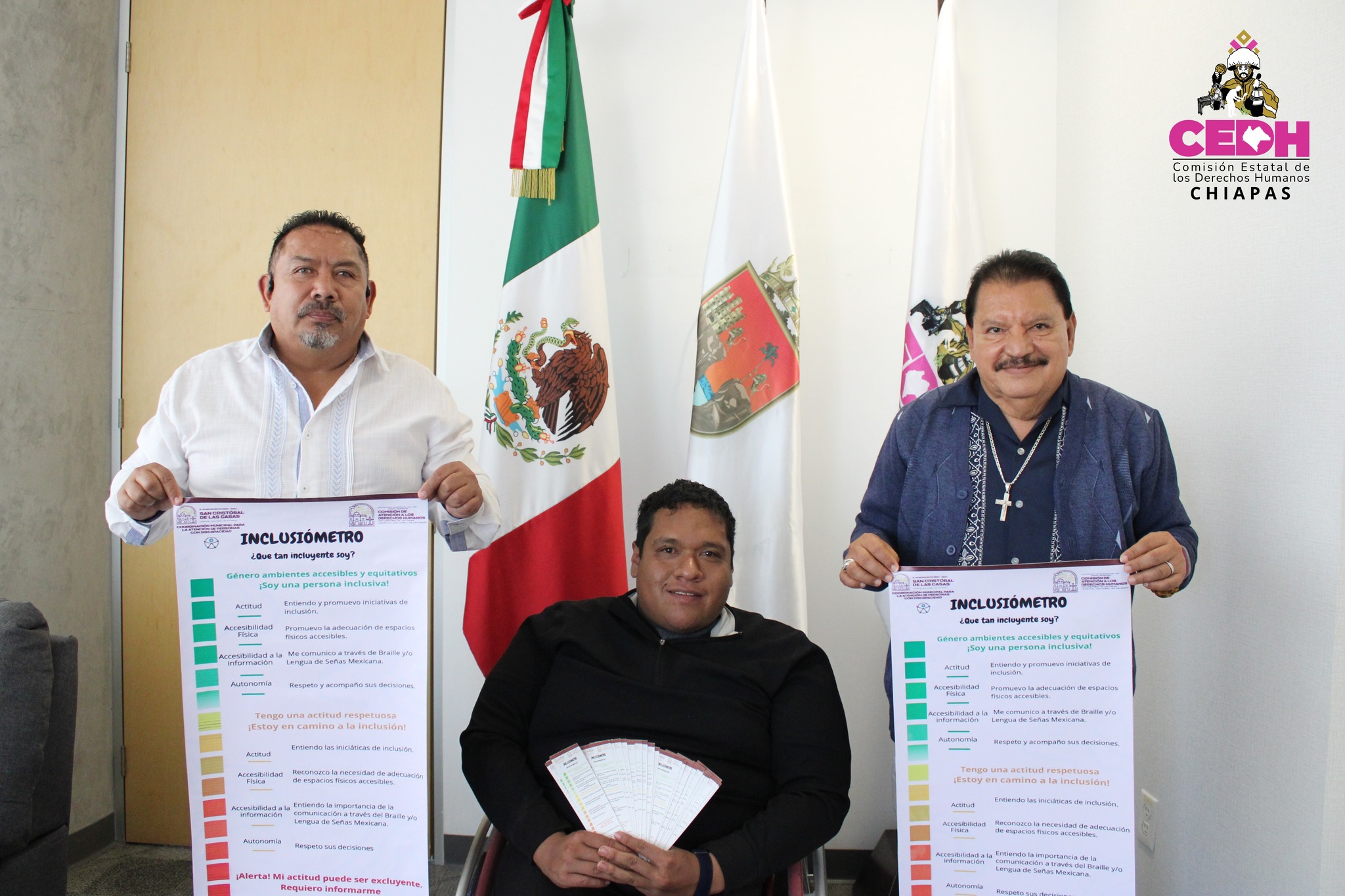 📌 El presidente de la CEDH Chiapas, Mtro. Horacio Culebro Borrayas, recibió el «Inclusiómetro».