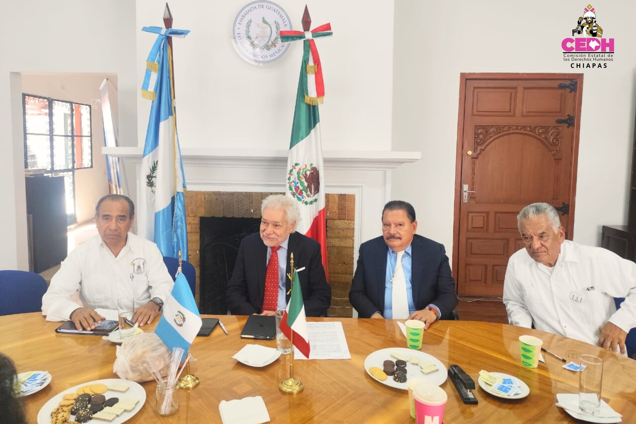 📌 El Embajador de Guatemala en México, Edgar Armando Gutiérrez Girón se comprometió a revisar en el archivo general de ese paí