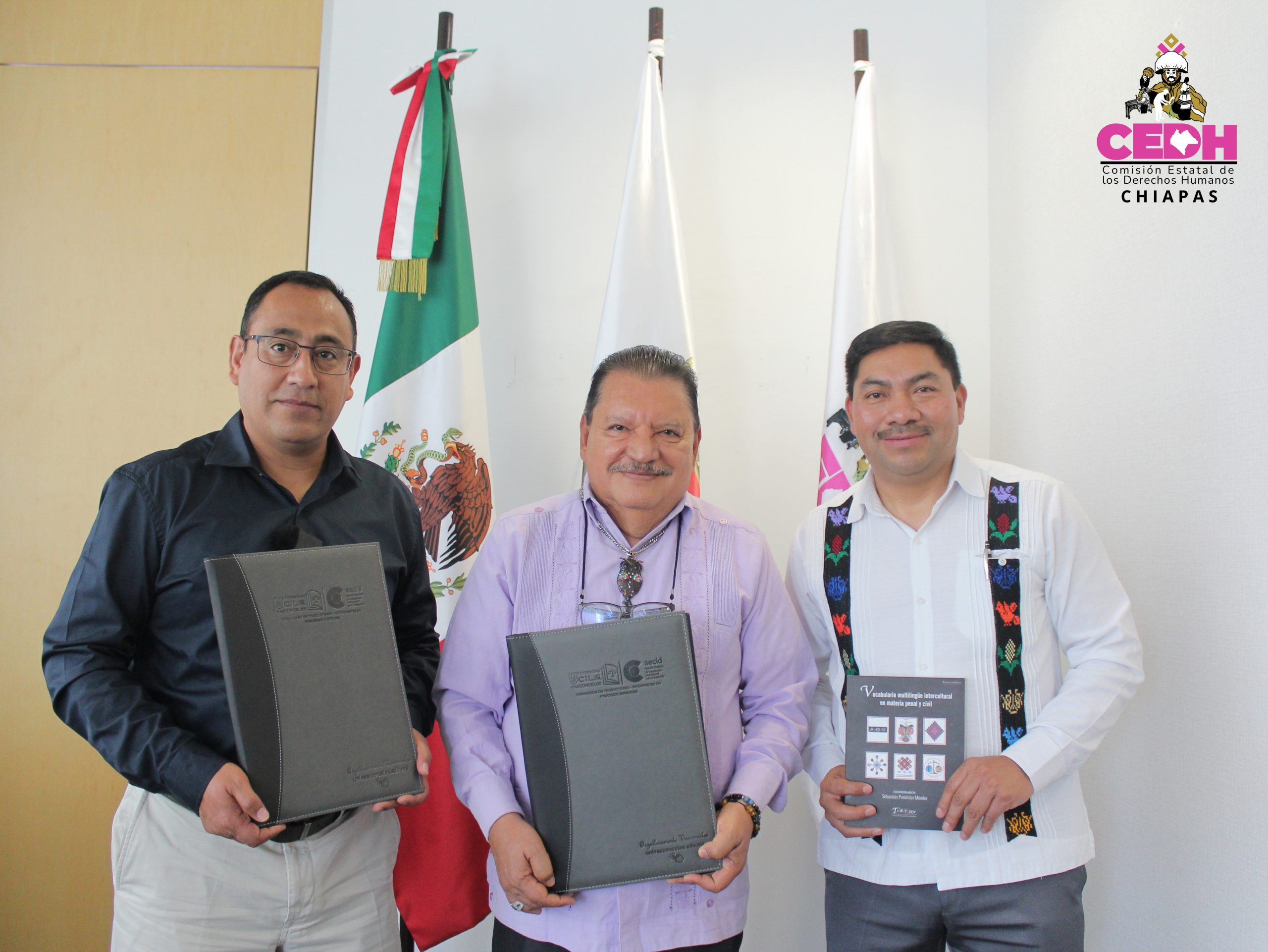 📍📲La Comisión Estatal de los Derechos Humanos de Chiapas, presidida por el Mtro. Horacio Culebro Borrayas, sostuvo una reunión con el Mtro. Abraham Hernández García, Rector de la Universidad Vasconcelos