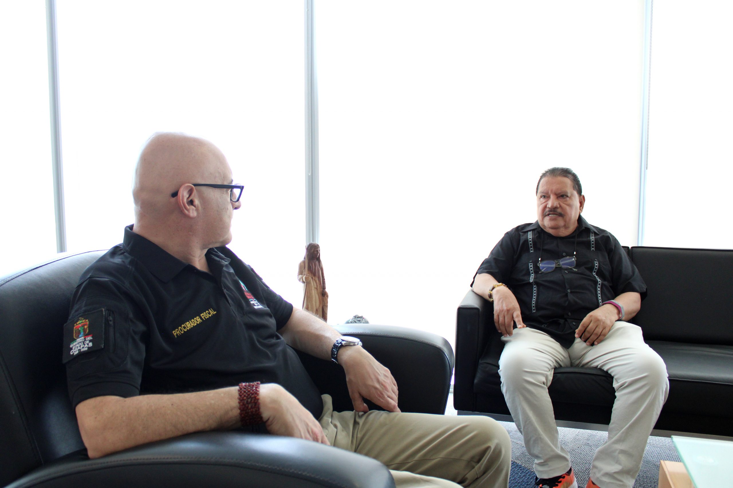 📌 El presidente de la CEDH Chiapas, Mtro. Horacio Culebro Borrayas, sostuvo una reunión de trabajo con el Procurador Fiscal de la Secretaría de Finanzas, Mtro. Alejandro Hernández López.