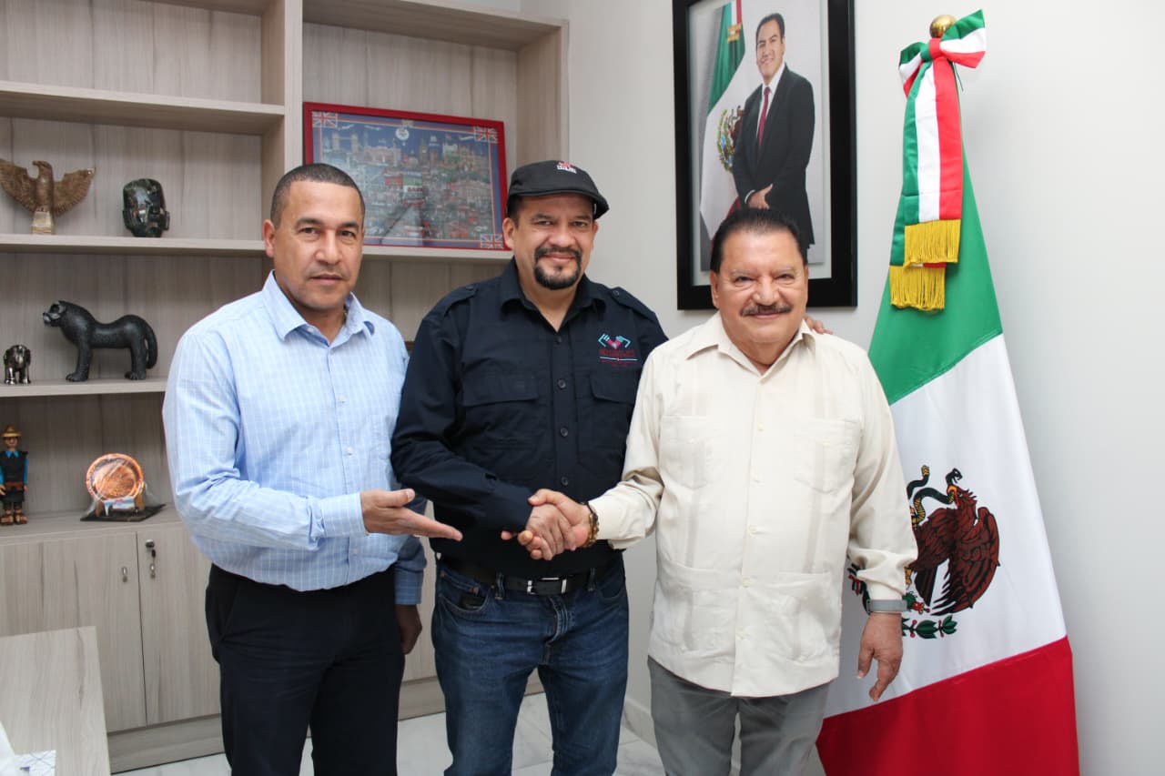 📌📲El Presidente de la Comisión Estatal de los Derechos Humanos, Mtro. Horacio Culebro Borrayas, se reunió este miércoles con el Secretario de Salud en Chiapas, Dr. Omar Gómez Cruz.