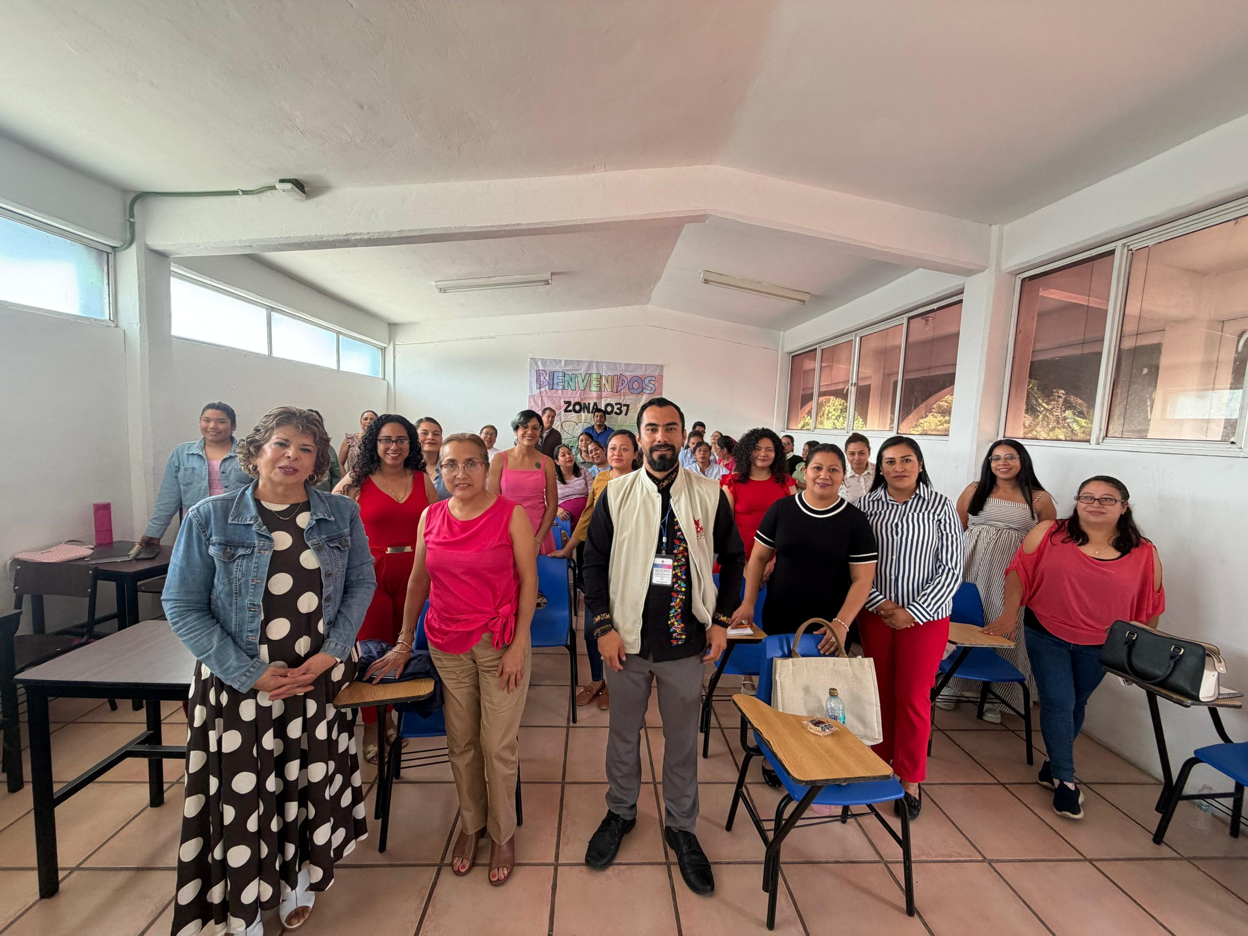 📌📱Con el objetivo de prevenir actos que puedan violentar los derechos humanos de niñas y niños, la Comisión Estatal de los Derechos Humanos impartió el tema “Derechos Humanos y el Servicio Docente”…