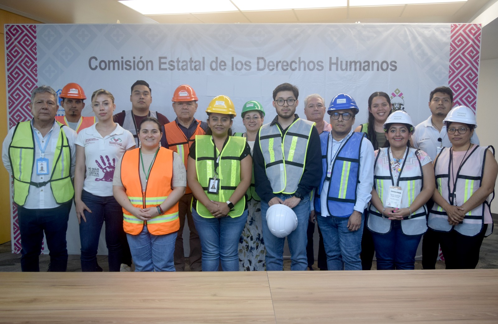 📌La CDEH Chiapas fortalece la cultura de prevención, al atender las recomendaciones por parte de la Lic. Liliana Castillo Patricio, brigadista de la Sociedad Operadora de la Torre Chiapas.