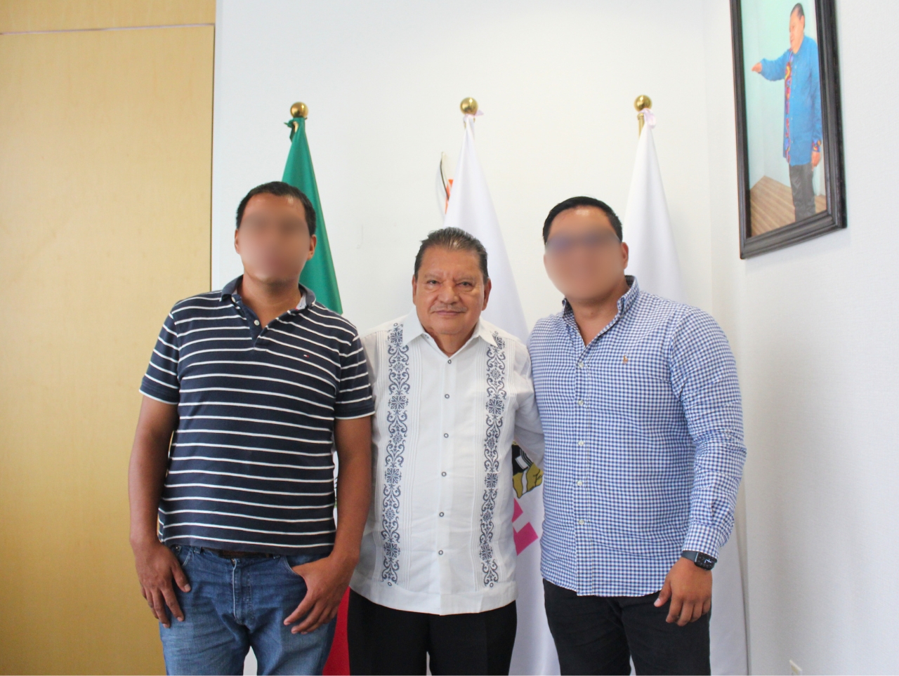 📌La Comisión Estatal de los Derechos Humanos de Chiapas, encabezada por su presidente, el Mtro. Horacio Culebro Borrayas, sostuvo una reunión de trabajo con el C. Alexis Fabián “N” y su representante legal, el Lic. Pedro Pablo «N»