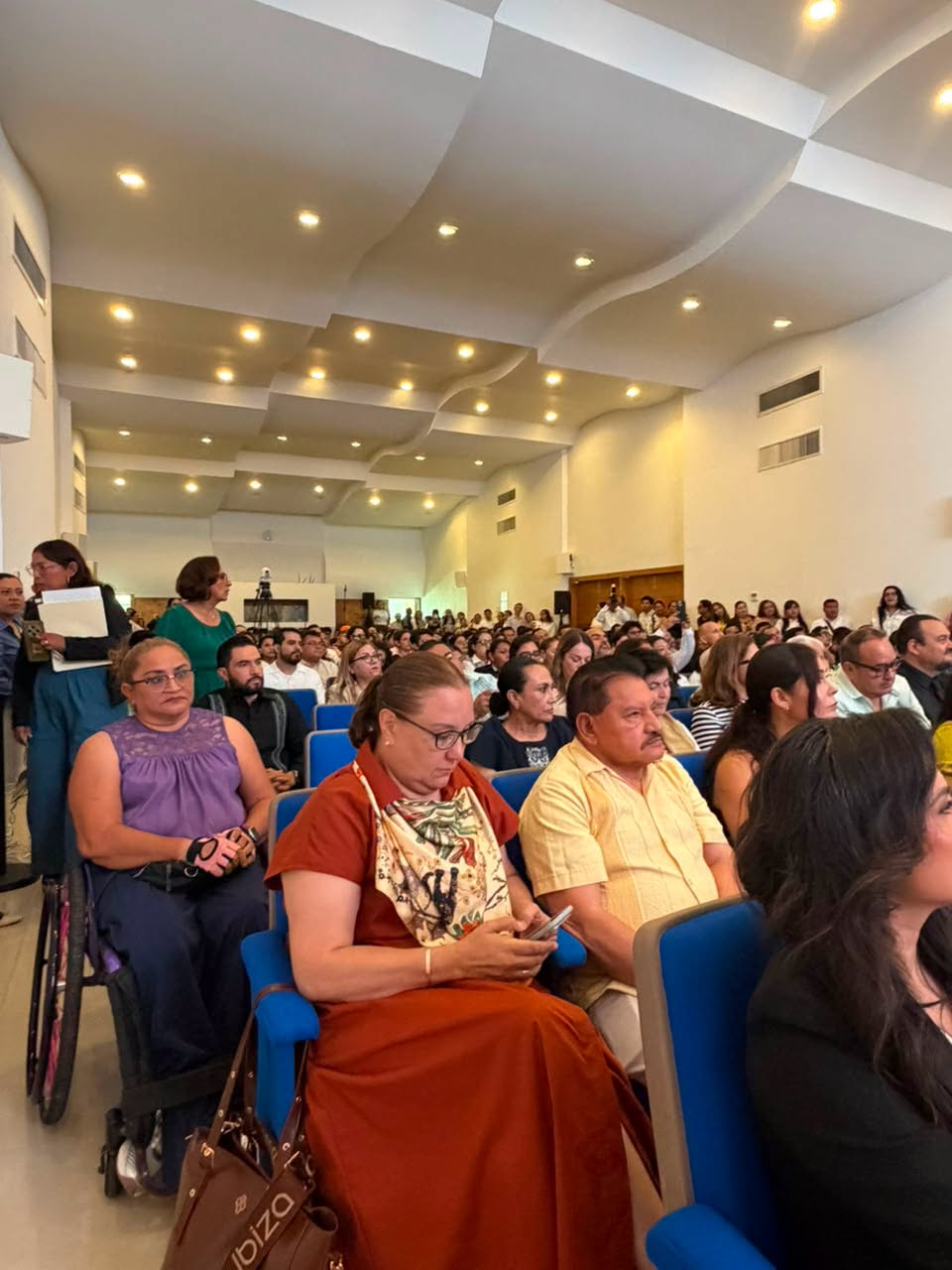 El presidente de la Comisión Estatal de los Derechos Humanos de Chiapas, el Mtro. Horacio Culebro Borrayas, asistió a la conferencia magistral «Estándares Interamericanos sobre Justicia Social: Aportes desde la CIDH