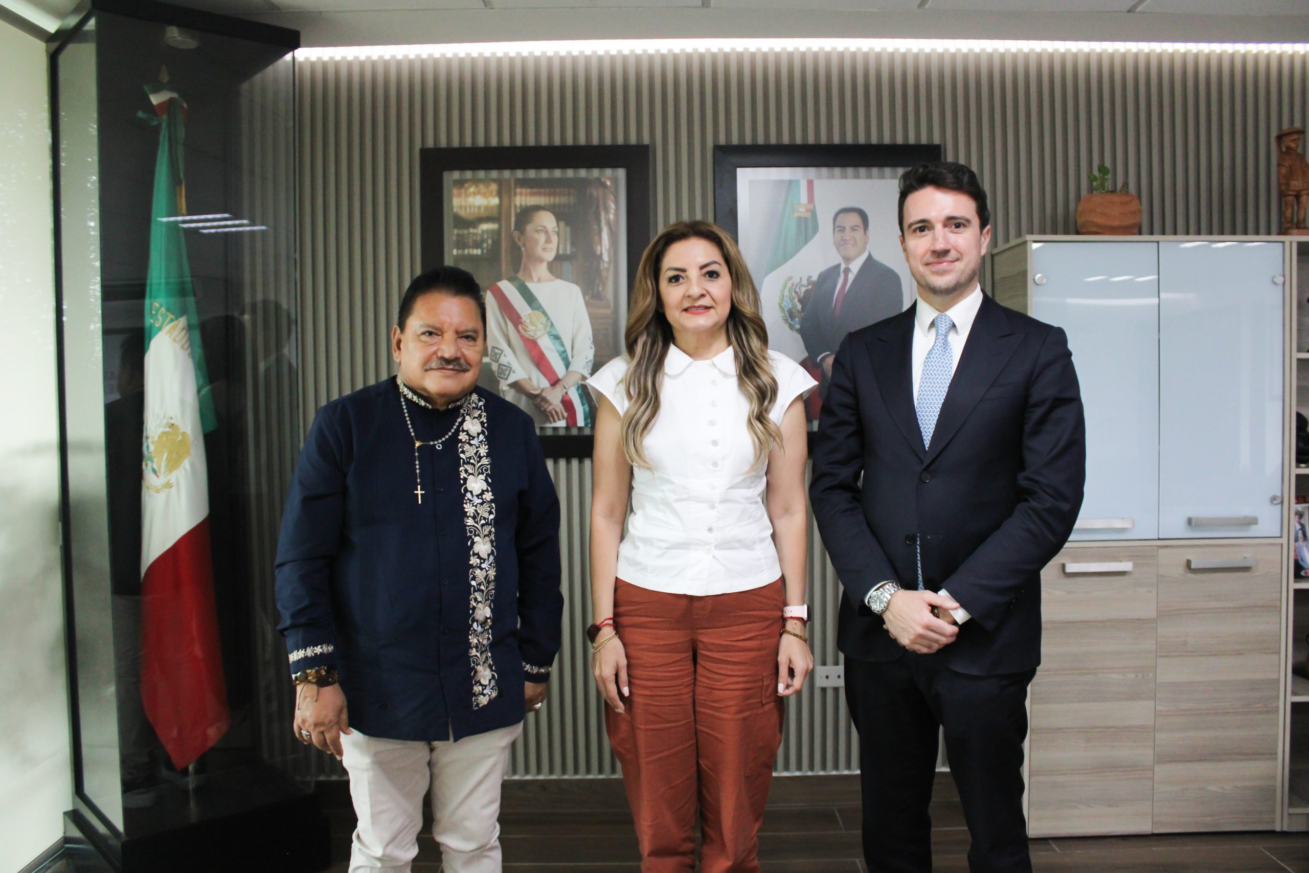 📍Capacita la CEDH Chiapas al Cabildo y Directores de Área del Ayuntamiento Venustiano Carranza con el tema “Los Derechos Humanos en la Función Pública Municipal” impartida por el Visitador Adjunto Regional, Mtro. Pedro Alberto Zúñiga Pinto