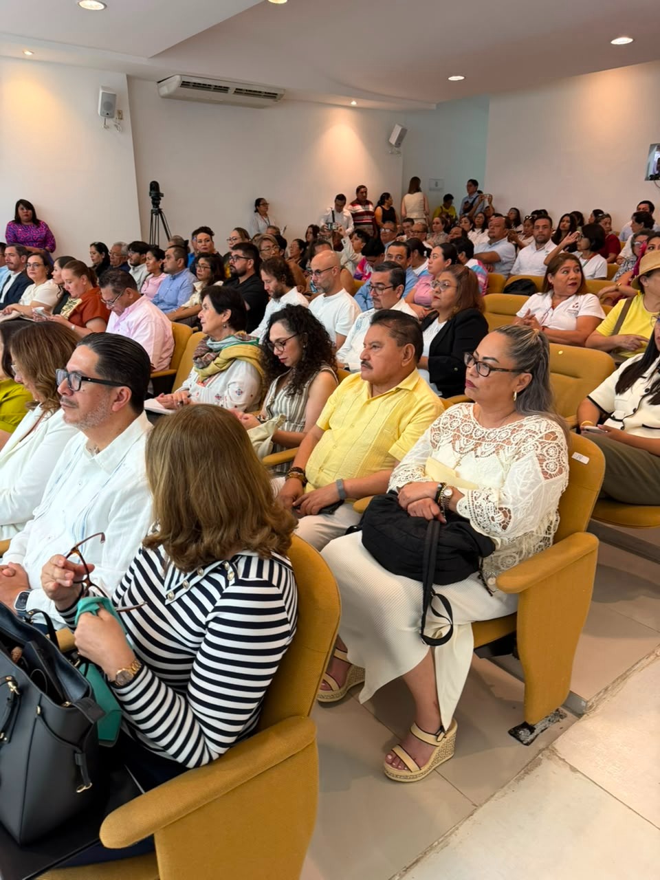 El Mtro. Horacio Culebro Borrayas, presidente de la Comisión Estatal de los Derechos Humanos de Chiapas, participó en la Asamblea General Extraordinaria de la Federación Mexicana de Organismos Públicos de Derechos Humanos (FMOPDH)